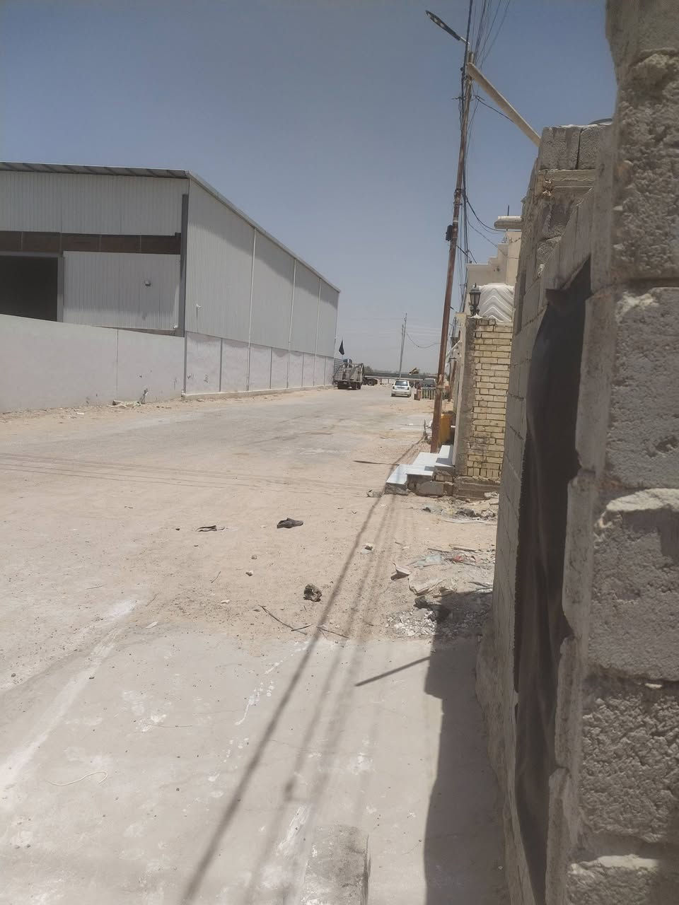 بيت مساحه 100متر 

يحتوي علا غرفه نوم

وصاله ومطبخ واستقبال

ومجموعه صحيات داخليه وخارجيه

بناء ابلوك خان النص

صب كونكريت

البيت نقص بورك الصاله والغرفه

وارضيه 
العنوان مقابل ملحق قريه الغدير عمود 314

السعر20

والاستفسار ***********
@إشارة
