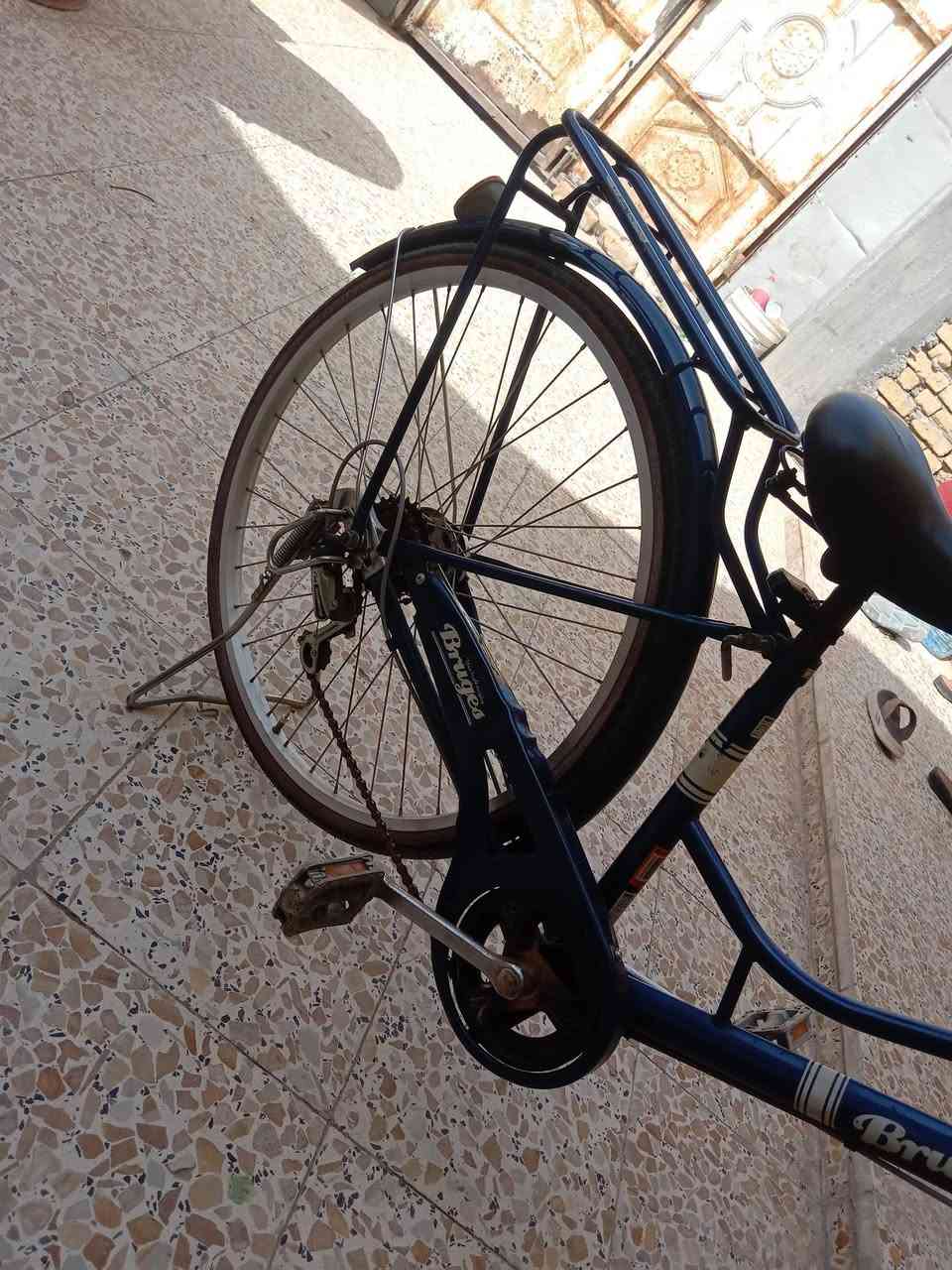 بايسكل بناتي من شركه بروج المعروفه بايسكل نظيف كلش نظافه100/100 اللون سمائي لامع  ياباي موديل 2019 السعر 110 وبيه مجال قليل حك الجيه الرقم ***********
