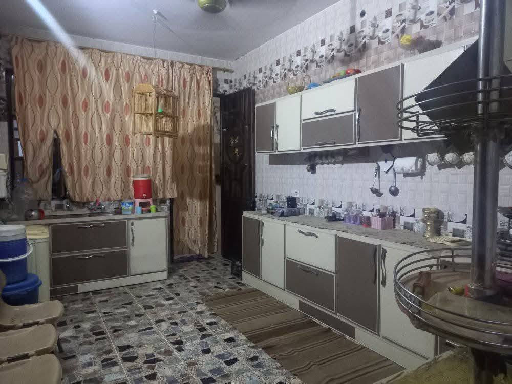 بيت للبيع 200متر يحتوي 2غرف نوم/2منور/صالة/استقبال/مطبخ/كراج سيارة/صحيات/طابق ثاني نصف بناء/تبليط /ماء/كهرباء/بناء حديث/موقع خان بني سعد _ حي الضباط مقابيل الصناعة-حي الربيع/
الاستفسار(***********)
