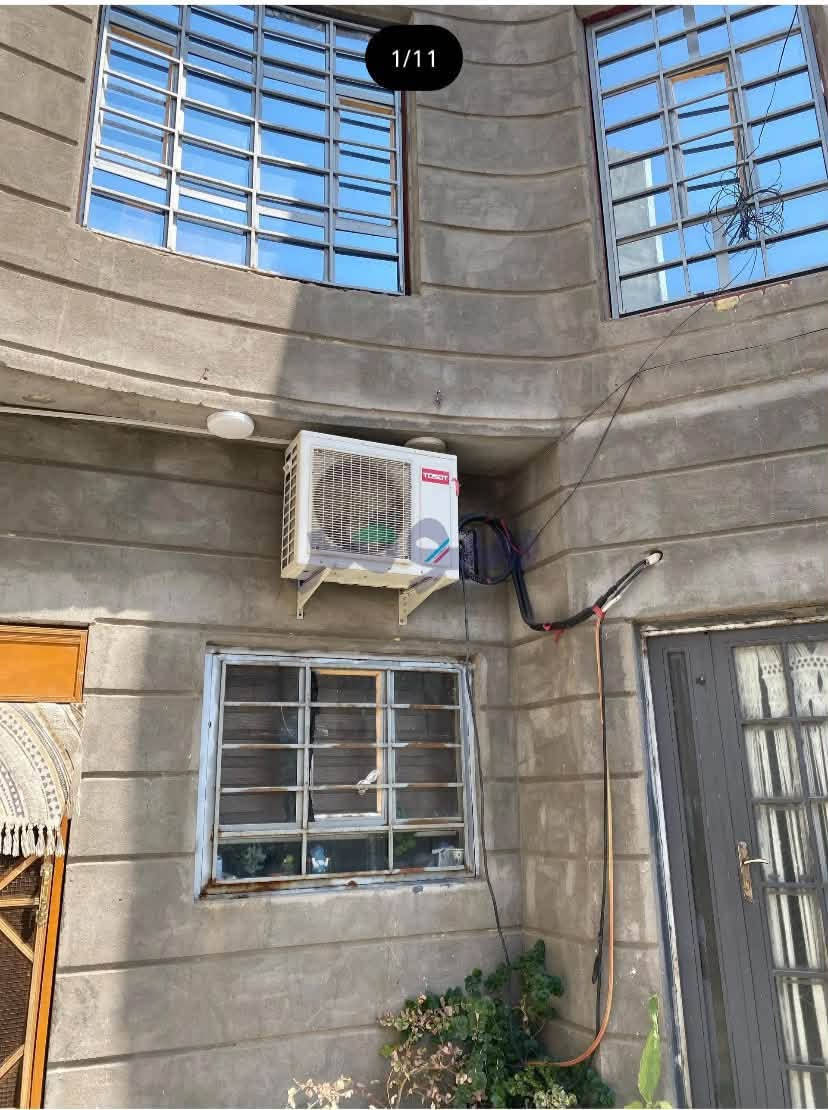 البيت للبيع القبلة حي المهندسين المربع الذهبي 📍 الموقع: قرب سوق العكيلي 📐 المساحة: 150م 🏢 طابقين  🔹 الطابق الأرضي: • غرفة • استقبال • صالة كبيرة • مجمع صحيات • مكان للغسالة • مناور • مطبخ • حمام خارجي • حديقة  🔹 الطابق الأول: • 3 غرف • صالة كبيرة • مطبخ • حمام • بيتونة كبيرة  💰 البيت عليه قرض إسكان • مبلغ القرض: 62 مليون • المسدد: 12 مليون • المتبقي: 50 مليون • القسط الشهري: 275 ألف  👤 إذا كنت موظف، تگدر تغيّر الكفيل او تجيب كفيل وتغيره بالاسكان ويتحول الطابو بااسم المشتري ويكون التسديد عليك، وينخصم مبلغ القرض من سعر البيت. واذا تريد تنطي المبلغ كامل واحنه نسدده القرض ويتحول البيت بأسم المشتري للأستفسار عبر رقم الهاتف او واتساب ***********

نص مكتوب في الصور:
- 3/11
- 9/11
- 11/11
- 4/11
- 7/11 سومر
- 10/11
- 1/11
- 6/11