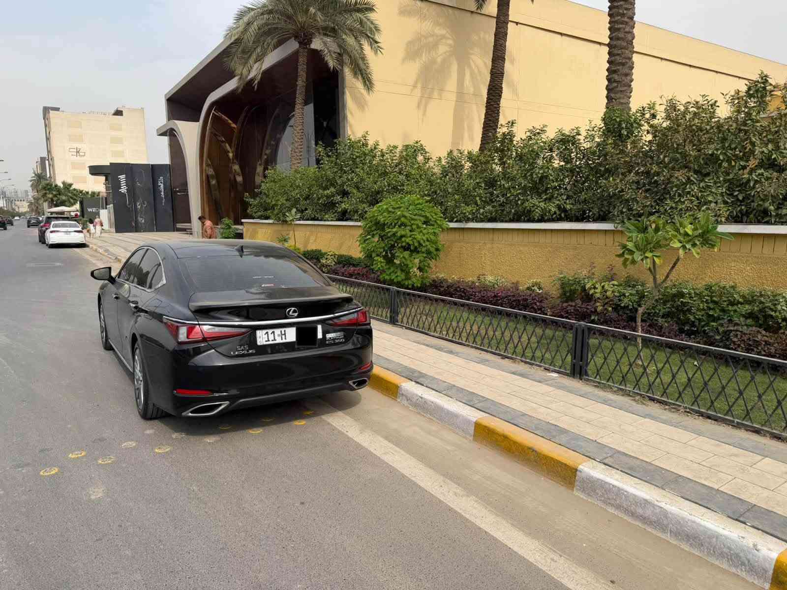 لكزس ES350 بلاتينيوم • ٢٠٢٤ • رقم بغداد