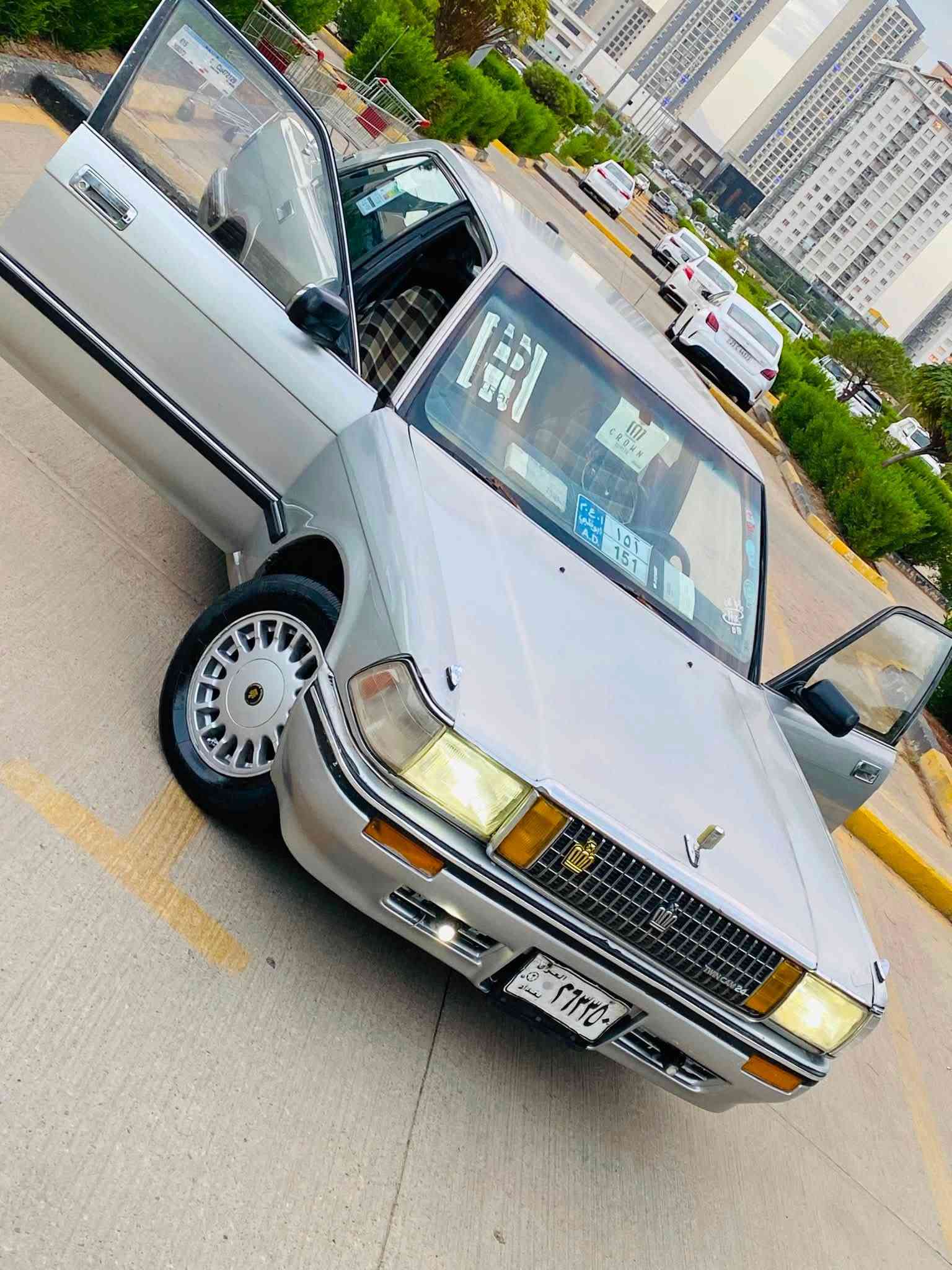 كراون صالون • اتوماتيك • ٢٥٠٠ VVT