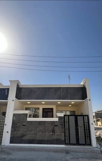 دار للبيع مساحه 100 متر طابق ونص الدوره البعيثه مجمع العيثاوي شارع 11ا...
