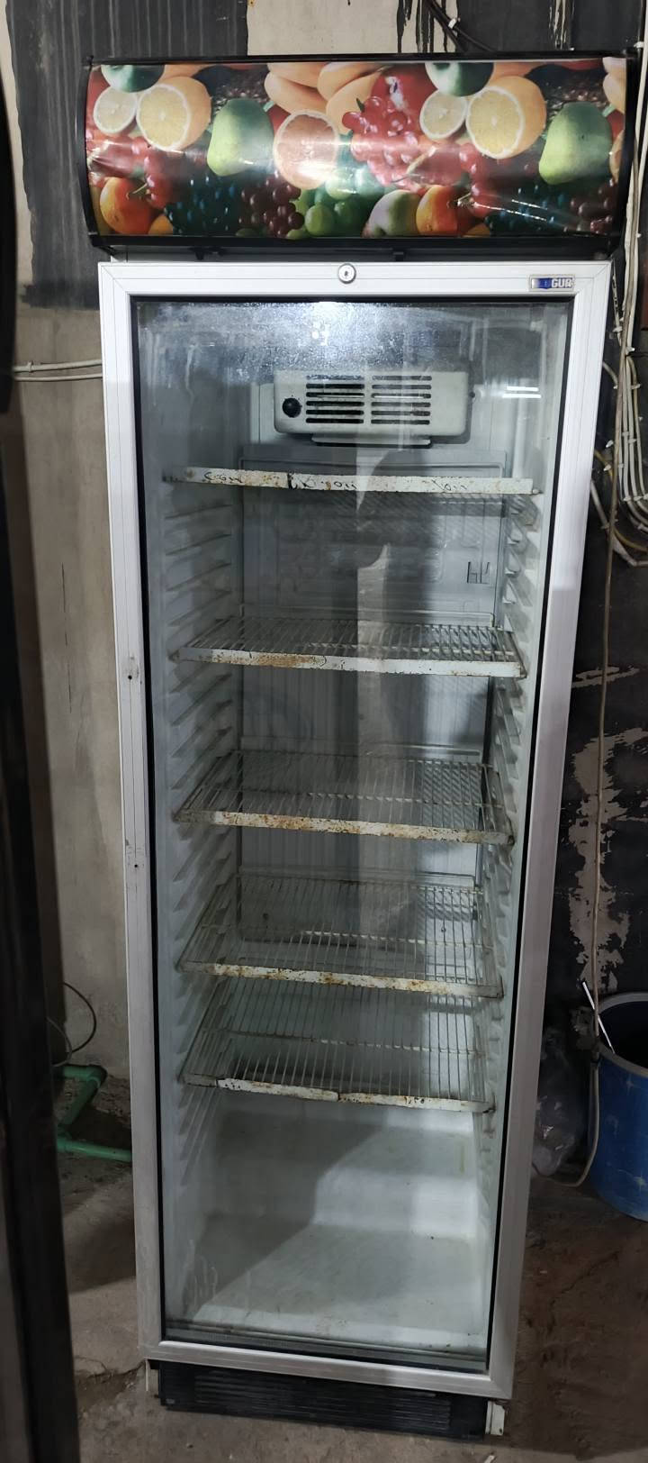 ثلاجة عرض • باب زجاج • نظيفة