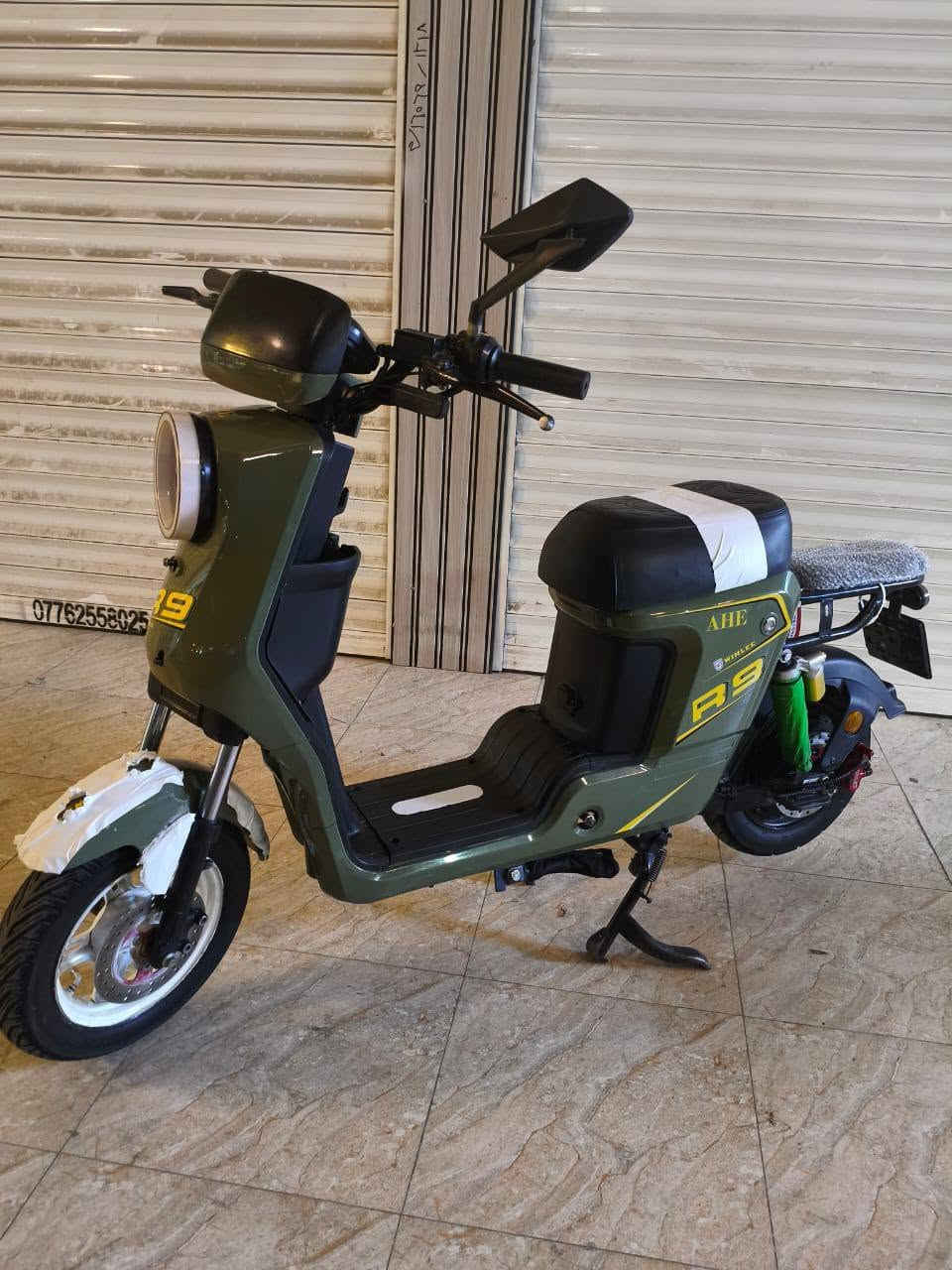 سلام عليكم دراجة R9خت جديدة مديل26 بطاريات 32جدد شاتهن وشرط لصليات دراجة مرتبة وحلوة عنواني بصرة حيانية سعر 425 وبية مجال لطيبين مراسلة وتساب فقط***********
