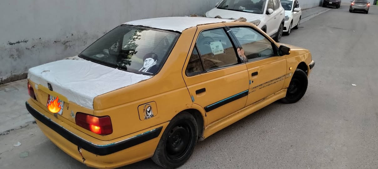 السلام عليكم
بيجو بارس موديل 2010 رقم بغداد مشروع وطني أبو السنويه بل دوانيه و شرط المداور 
مكينه كير خير من الله 
حداديه يرادلها ترتيب 
تبريد الفان شغال فد ما يبرد ابيع عطلان
مكاني نجف السعر 26 توكع ورقه مال سنويه سنويتها ساقطه بل 19 و بيها مجال  ***********

نص مكتوب في الصور:
- رقم بغداد مشروع وطني