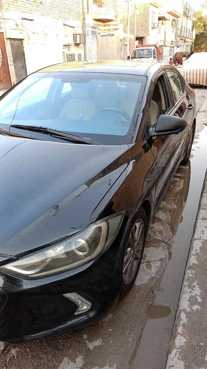 من رخصة الادمن . للبيع النترا 17 امريكي حادثهه فقط بنيد والباب صبغ . بدون دواخل
فول مواصفات 
فتحة سقف . 
بصمه تشغيل وابواب وصندوق 
كشن كهرباء 
شاشه وكامره بلادي 
تحكم ستيرن جهتين 
رادارات جانبيه  بالمري
تدفئه وتبريد بالكشنات
تخم تاير جديد 
 مكينه گير تبريد مكفولات 
صدر خلفي وامامي جديد 
سياره ترايهه مال زيرو 
السعر 110 وبيهه مجال 
عنوان بغداد الشعله 
هاتف ***********

