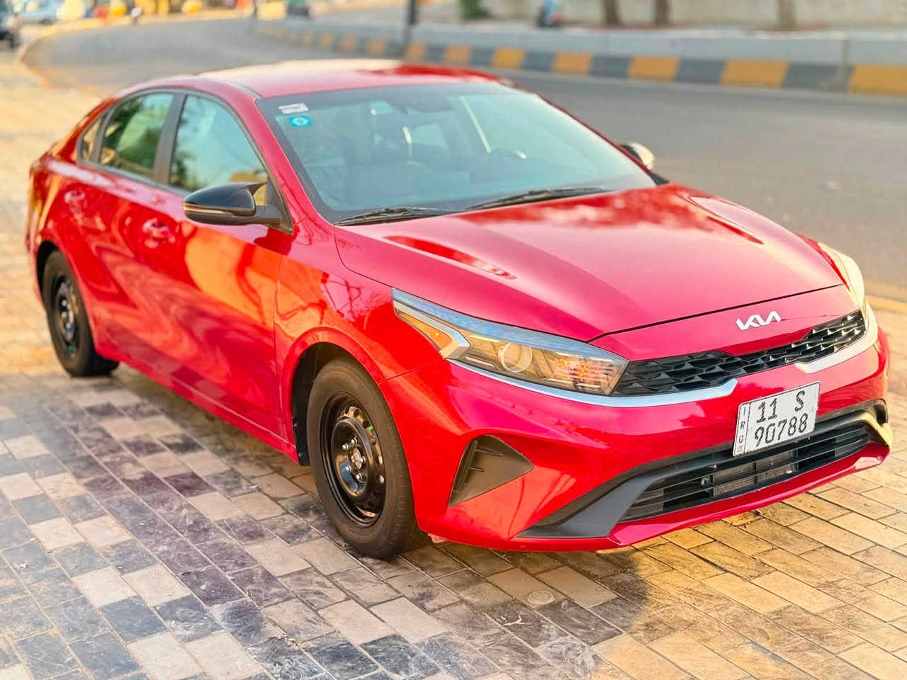 سلام عليكم كيا فورتي موديل 2022  رقم بغداد باسمي مشروع وطني مكينه دوش 2000 كير محور at وين ميعجبك تروح حادثها موضوح بل صوره لادواخل ولاايرباك وصار بيها هنا بل عراق طخه بسيطه بين لباب وجاملغ الايمن عندي صورة طخه كلش بسيطه ماشيه90k سياره جاهزه كلها مناقصها برغي تبريد صدر داخل كله جديد موضوح كلشي بصوره السعررر 128بيها مجال للاتصال ***********
