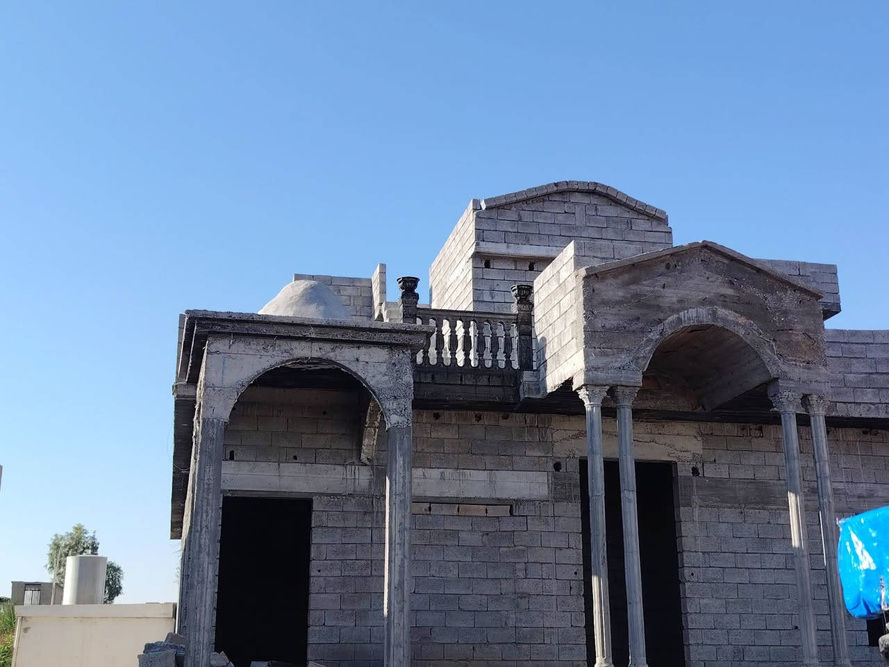 السلام عليكم ورحمة الله قوالب سياج حدايق بلكونات استارات مزارع شغل شوف العين ***********
