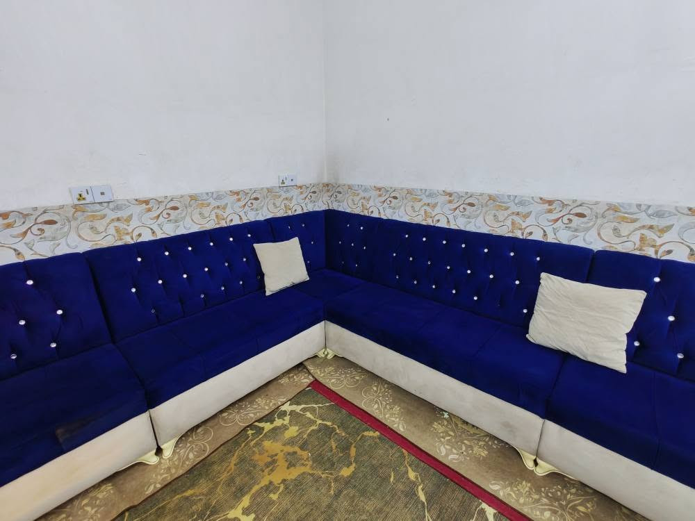 ديوان تسكام بلوك أسود 15 متر يطلع 28 مقعد حيل نضيف مابي اي ضرر السعر625 العنوان كربلاء بدايه الامن الداخلي يوجد توصيل داخل كربلاء *********** كربلاء, العراق
