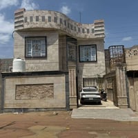 ٢٠٠م • ٤ غرف • واجهة مرمر