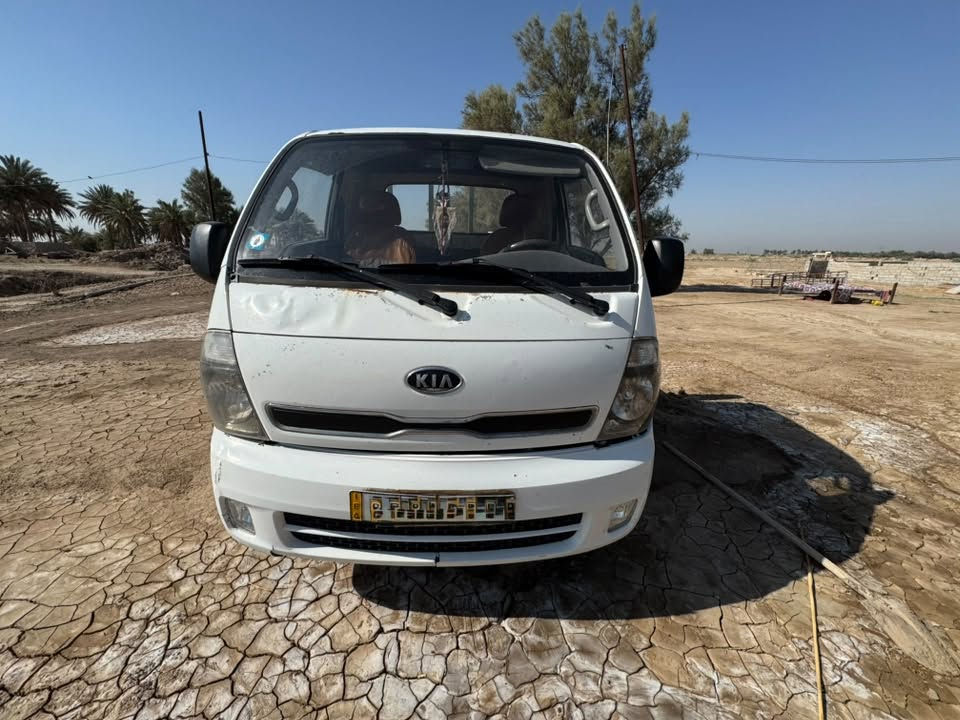 السلام عليكم
كيا ٢٠١٣ للبيع 
90 ورقه وبيها مجال بسيط للشراي 
للتواصل ***********
