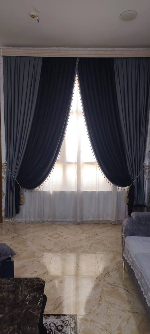 سلام عليكم برده للبيع جديده ماصار اهواي من خذتها السعر 150 أو بيها مجال كاطون الرازي قرب مجسر الرازي *********** واتساب
