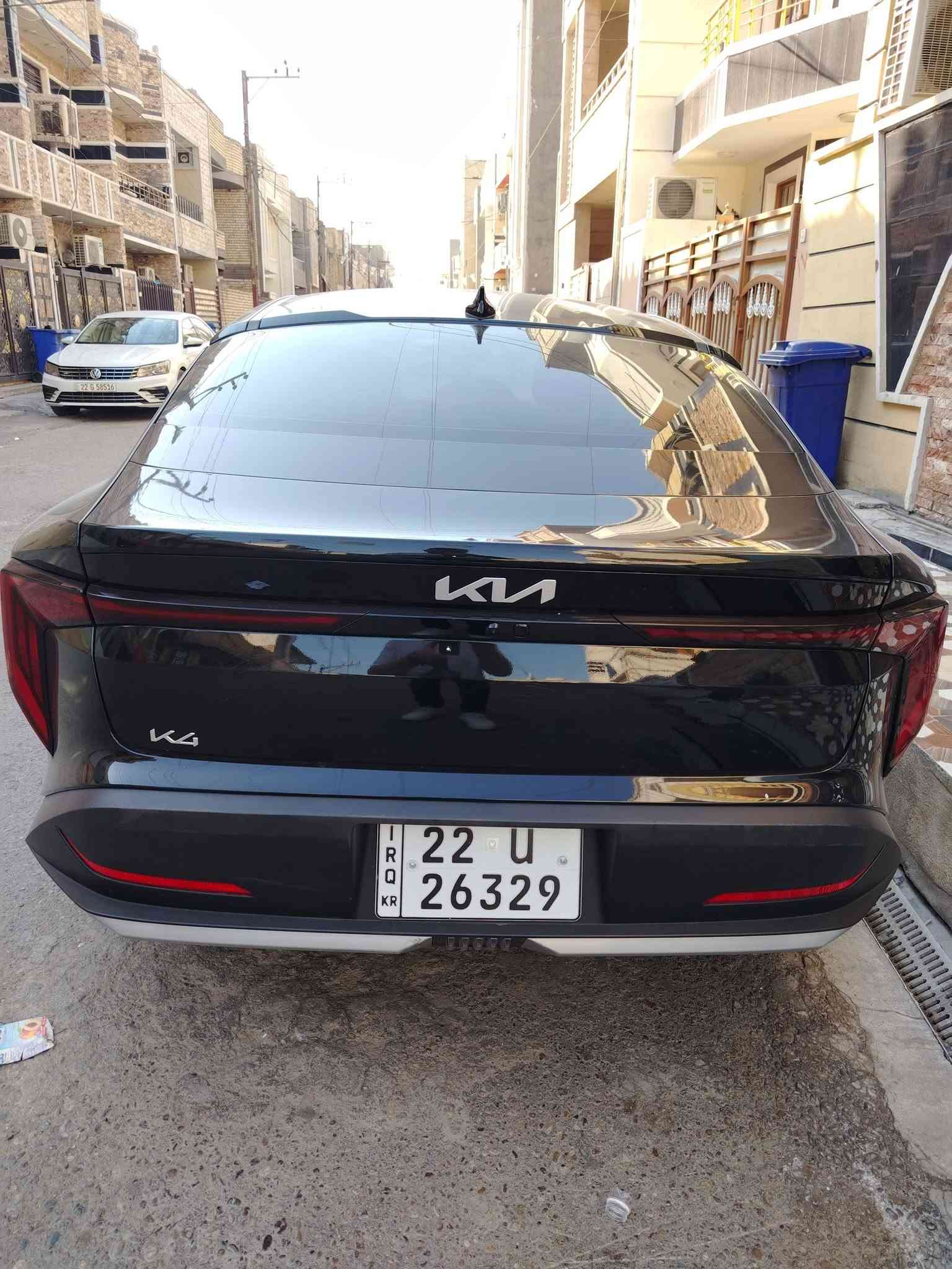 كي فور 2025 مواصفات
محرك 2000 دوش 
بوضع زيرو ماشيه ٩ الف 

مواصفات 
بصمة 
بصمة ابواب 
بصمة جنطه مع حساس اقتراب 
تشغيل عن بعد 
دخول ذكي 
لد امامي خلفي 
منافذ شحن خلفية 
شاشه متصل 
اوتو هولد 
سايد بريك اوتو دكمه 
فول تحكم ستيرن 
فول قياده ذاتيه 
كامره خلفية دقه عاليه 
كامره رادار مع حساس اوتو ستوب 
تحديد مسار + تحديد مسافه امان 

حادث سياره 
بنيد صبغ فقط وجاملغ بارد

عنوان : بغداد الدورة 
السعر : 162 
استفسار : ***********
