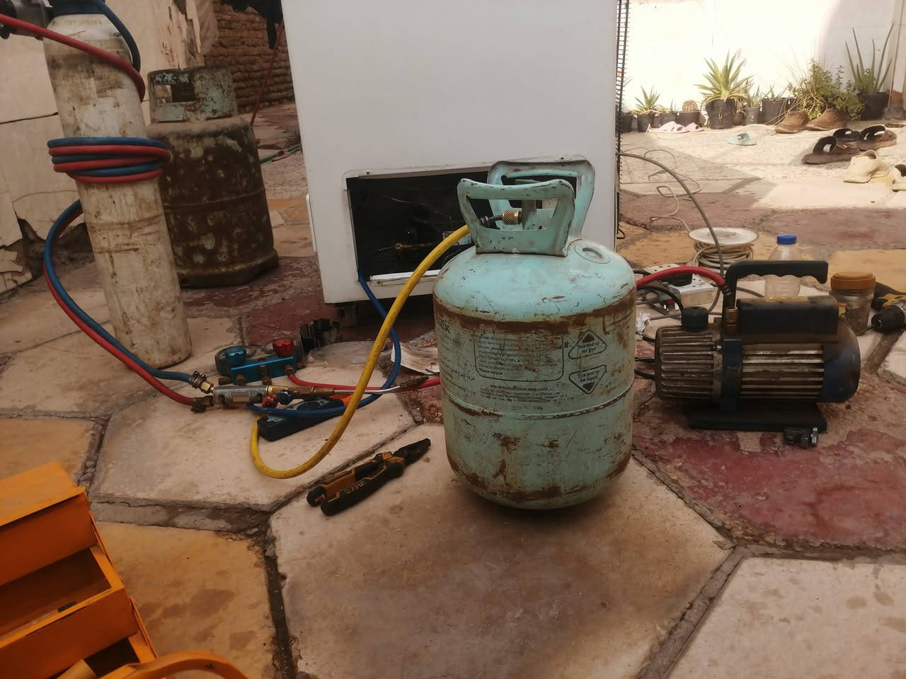 🔕 اعمل ودع عملك يتكلم 🛃تصليح مجمدة والمواد الغذائية بداخلها قبل لا تتلف
احمد ابوعباس الرفاعي ***********
