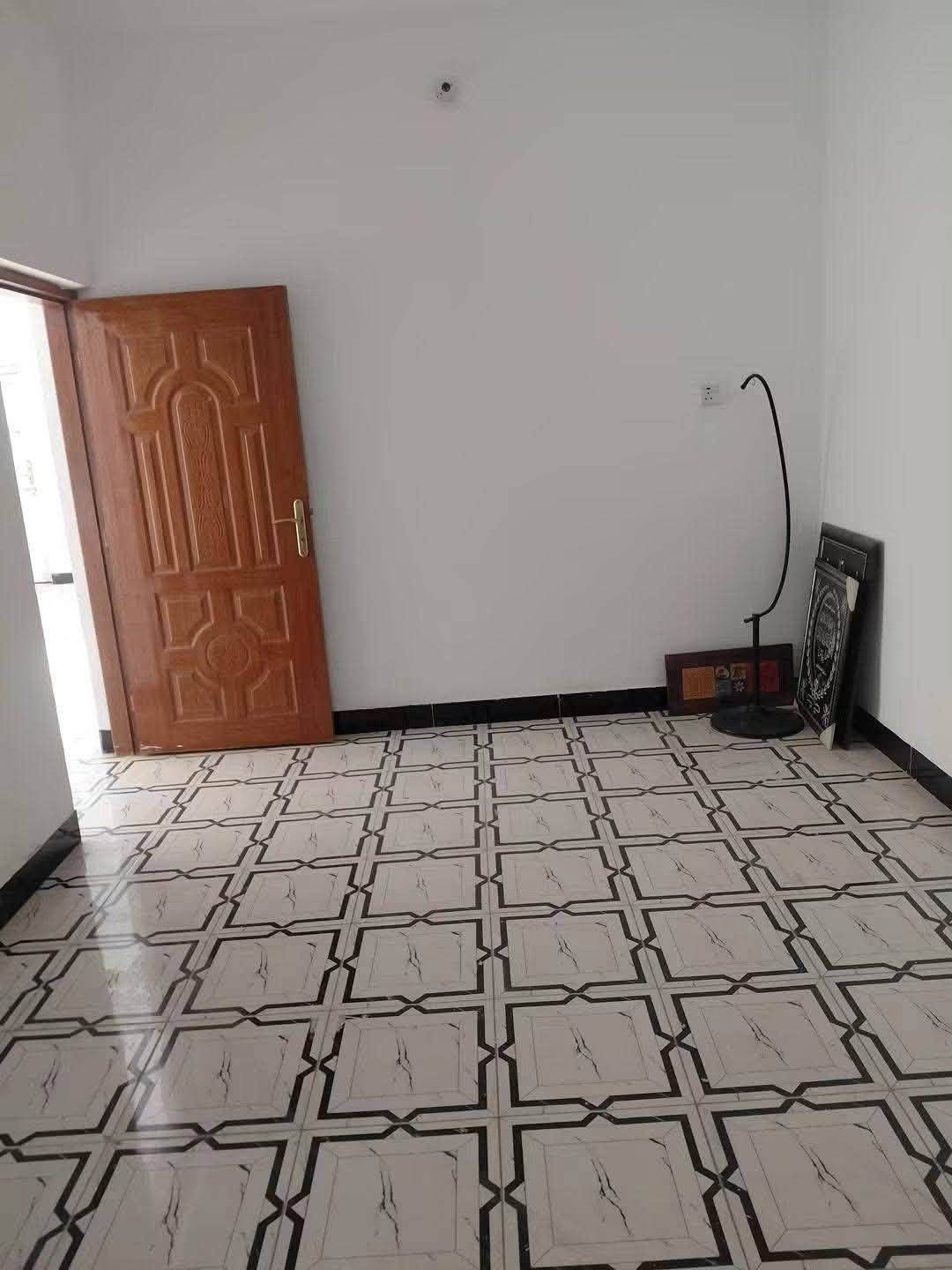 دار للايـــــ🏠ـــــجار الموقع حله الجمعيه خلف مطعم فوانيس

مساحة البيت 200م طابقين 

يحتوي على ٣غرف نوم وصاله وكلدور ومطبخ ومجمع صحيات 

الأرضيه مرمر الواجهه مرمر 

كراج سياره وحديقه 

بدل الايجار مليون 

الاستفسار اتصال على الرقم التالي 

***********
***********
مكتب سديم الهندسي /حي الصحة شارع الكورنيش
