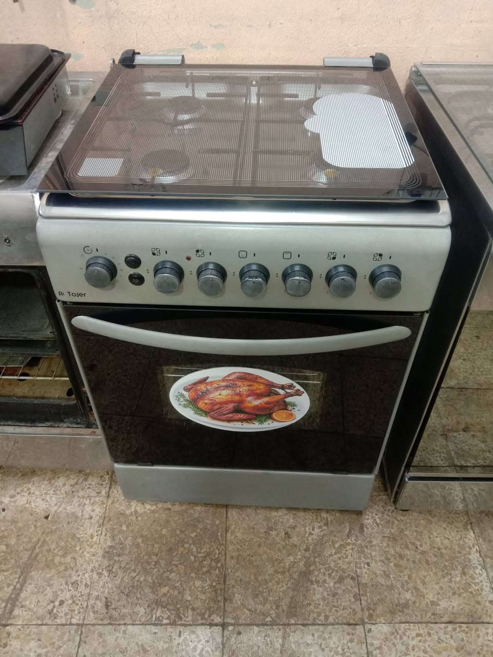 طباخ صغير • نظيف • فرن شغال