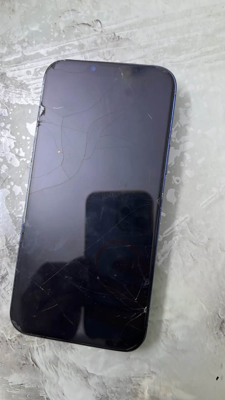 13برو ماكس
بطاريه ٨٠
١٢٨ذاكره
ضهر مكسور
وشاشه بي تجاريه 
سعره 300الف وبي مجال قليل 

***********واتساب متواجد
مكلف بالنشر
