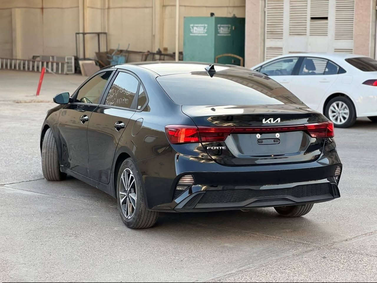 السلام عليكم 
للبيع كيا فورتي اسود 2024 LX
محرك 20 دوش 
ماشي4الف ميل 
سيارة بيها بابئن صبغ و جملغ ورابدون دواخل  
سياره كل ارباكات شركة 
سياره بدون و كلير أمريكي شرط
سياره بيها بقصه بل صندوق شرط 
سياره بدون رقم ترقيم شمالي فقط 
تكلفة رقم 11ورقه  
ملاحظة صوار حادث موجوده في المنشور 
اي استفسار عن سيارة خاص مفتوح 
👇👇👇
https://bid.cars/en/lot/0-41621875/2024-KIA-Forte-3KPF24AD5RE719195

السعر122 وه ره قه ومجال
أخوكم شلال كوردى
*********** واتساب 
*********** اتصال 
عنوان أربيل معارض السيارات أربيل, العراق

نص مكتوب في الصور:
- 1 / 18 bid.cars/en/lot/0-416 BIDCARS BidCars - Your Best Car Broker bid.cars تثبيت
- 2 / 18 bid.cars/en/lot/0-416 BIDCARS تثبيت BidCars - Your Best Car Broker bid.cars
- BIDCARS