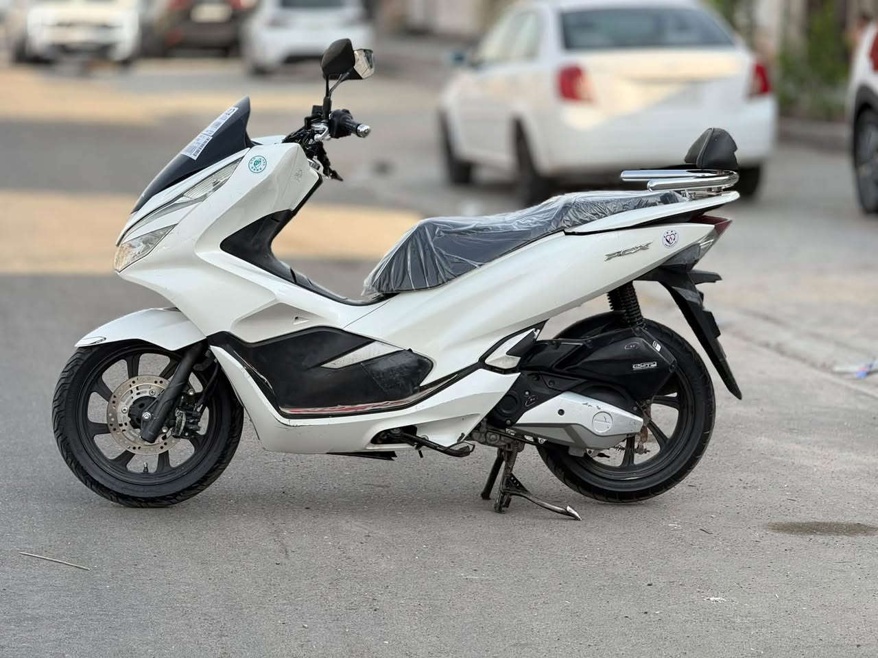 دراجة pcx للبيع دراجة بلادية وجديدة خير من الله كلة شغال سلف كهربائيات اشاير لايت كلة شغال تخم تايرات جدد دهن مكينة (150c)..  جيل الثالث حساس ستان حساس ازدحام جيب فيتر وفحص عنوان مدينة الصدر للاستفسار الاتصال ع رقم(***********).. ✌️😊
