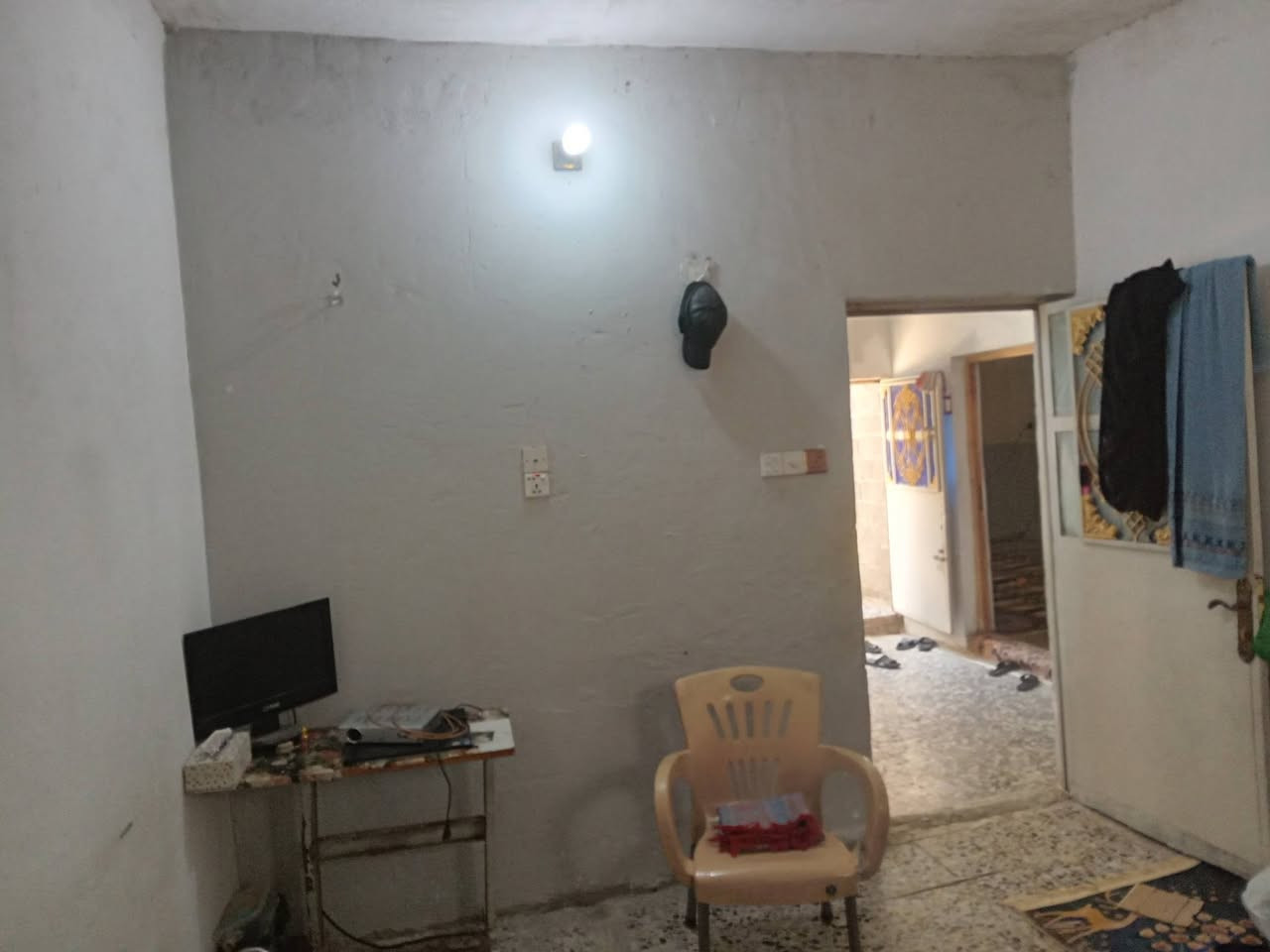 سعر المنزل 18 مليون وبي مجال
منزل 110 متر عنوان الحميديه شارع المصاليخ يم المضمد علي ابو فاطمه مقابيل اسواق حسون  داخل فرع   البيت الغرفه و هول اعكاده و الغرفه ٢ و الستقبال سندويج و هاذ رقمي *********** موجود واتساب
