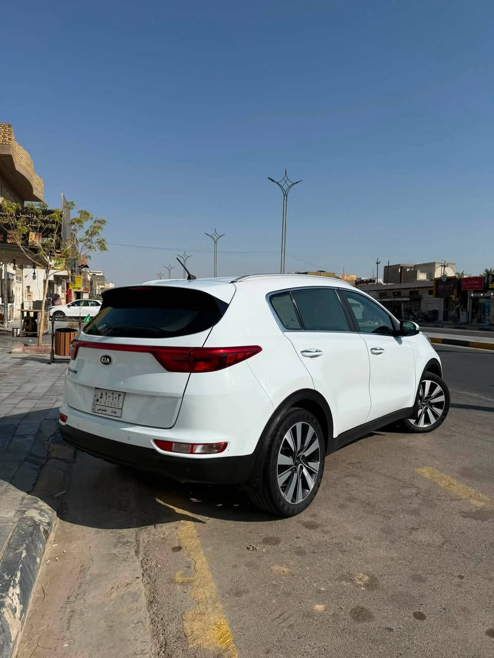 سبورتج ٢٠١٨
خليجي مكفولة كفالة عامة

ماشية ١٦٥ الف

مكانها واسط الكوت

داخل بيجي جلد وقماش

السيارة بدون اي نقص

تحويل ثاني يوم بأسمي السيارة

شاشة اندرويد

السعر ١٧٥ وبيها مجال

للاستفسار ***********

