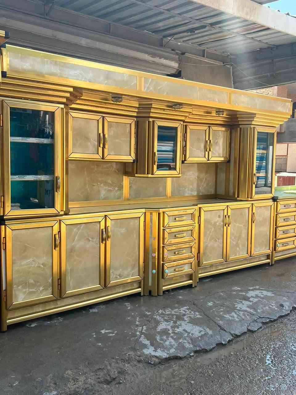 كاونتر سعودي ثلاث أمتار ونص مع الزاوية متر الاستفسار على هاذا الرقم ***********
