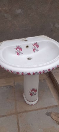 مغسلة • للبيع