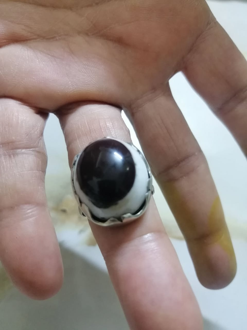 جزعة بقراني يماني... ذمة فضة ٩٢٥ اصلي عراقي للبيع.... السعر ٦٥ الف.... ويوجد توصيل... والشراي يدلل ***********....
