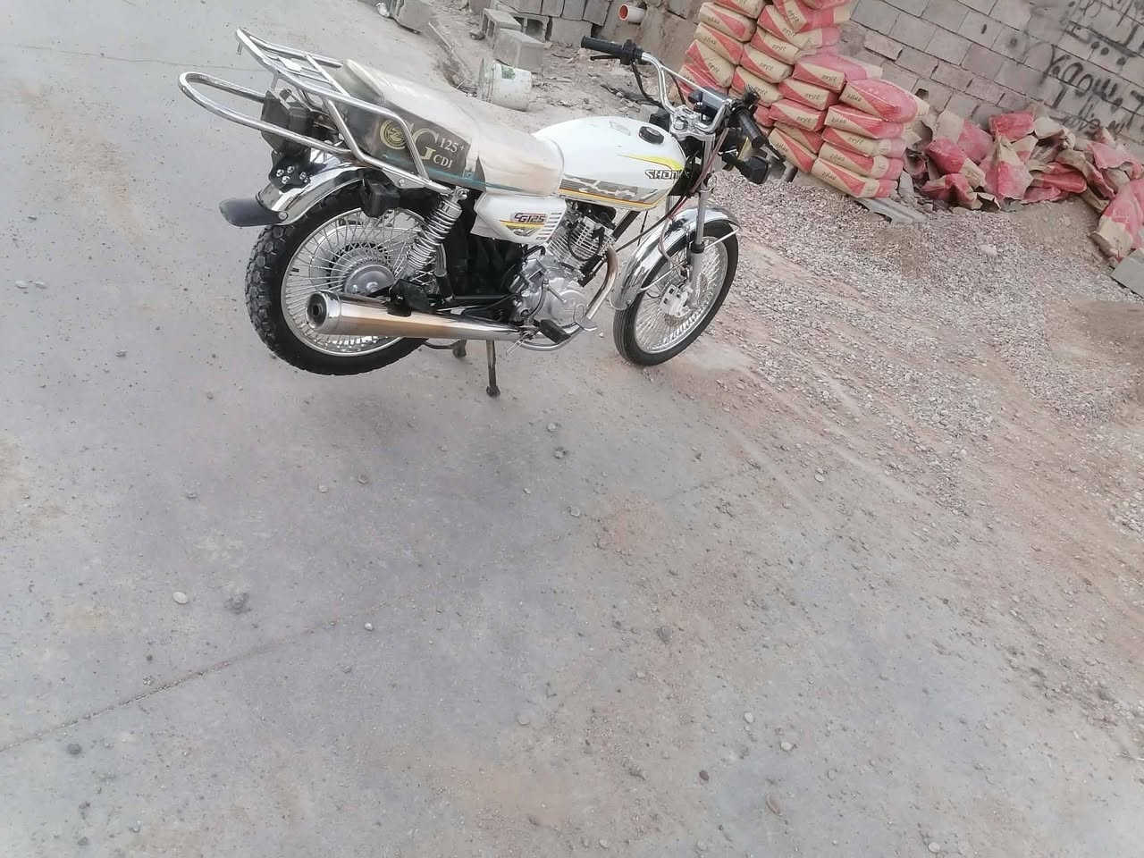 السلام عليكم موطور للبيع موديل٢٠٢٥ اربعه كير محرك مامفتوح منفيس مابي /***********
