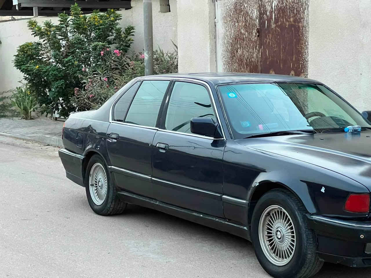 🚗 للبيع | BMW موديل 1992 🔥
✨ سيارة نظيفة وجاهزة للاستخدام، ما تحتاج أي مصروف.

🔹 المواصفات:
✅ محرك وكير كفالة
✅ التبريد ثلج ❄️
✅ غرفة نظيفة 100/100 ✨
✅ حدادة جديدة بدون ملاحظات
✅ سنتر لوك شغال 🔒
✅ جميع الكهربائيات شغالة 100% ⚡
✅ رقم دولي 📄
✅ سنوية لغاية 2029 📅
✅ تحويل بنفس اليوم أو ثاني يوم
✅ هزة جديدة 
✅ شاشة لمس حديثة تدعم Apple CarPlay 📱
✅ كاميرا خلفية 📷
✅ إطارات بحالة جيدة
✅ إنارة السيارة ممتازة
✅ محرك هادئ وسحب قوي
✅ السيارة مناسبة للاستخدام اليومي والسفر

💰 السعر: 41  قابل للتفاوض للجادين فقط.

📍 العنوان: البصرة – قضاء المدينة.

📞 للاستفسار: ***********

🚨 ملاحظة: السيارة كلشي بيها شغال، تعال شوفها بنفسك واحكم، وإن شاء الله ما تطلع إلا وأنت مقتنع بيها. والله يبارك لصاحب النصيب. 🤝
