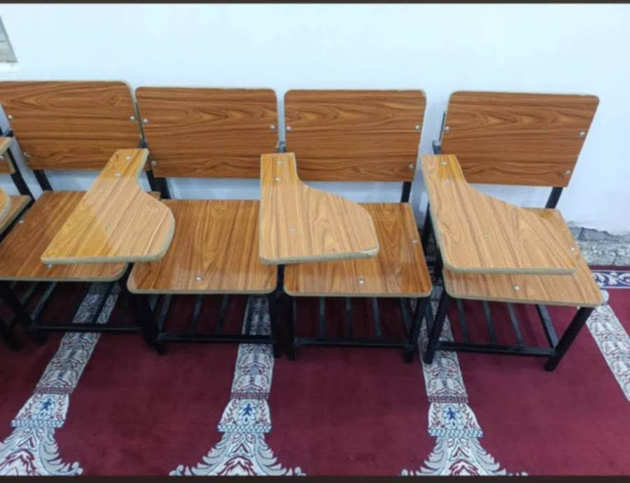 مرحبا
غراض للبيع 

 الميز ١٧٥ الف

الدولاب ١٧٥ الف

الكراسي مال طلاب الواحد ٢٠ الف قفل جديدات

الكرسي المكتبي ٩٠ الف

مكاني بغداد شرطة الخامسة منطقة الدوانم 

رقم الموبايل ‏‪***********‬‏
