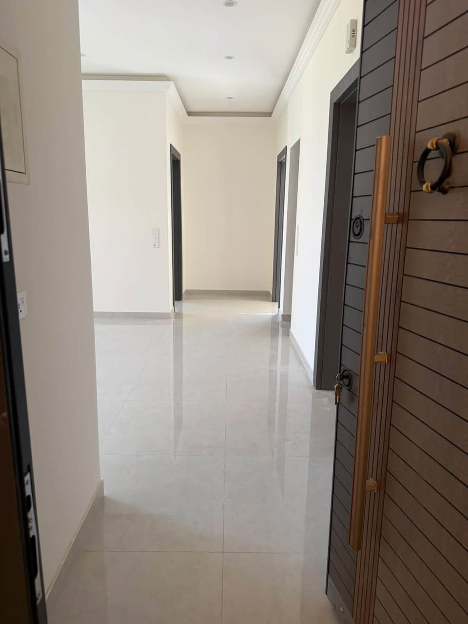 🏠 شقق للإيجار – مجمع الضباط السكني

📍 الموقع: خلف جامعة المشرق، مجاور مجمع البروج السكني.

💰 الأسعار تبدأ من:
• 550 ألف
• 650 ألف
• 700 ألف

📞 للاستفسار والتواصل:
***********
