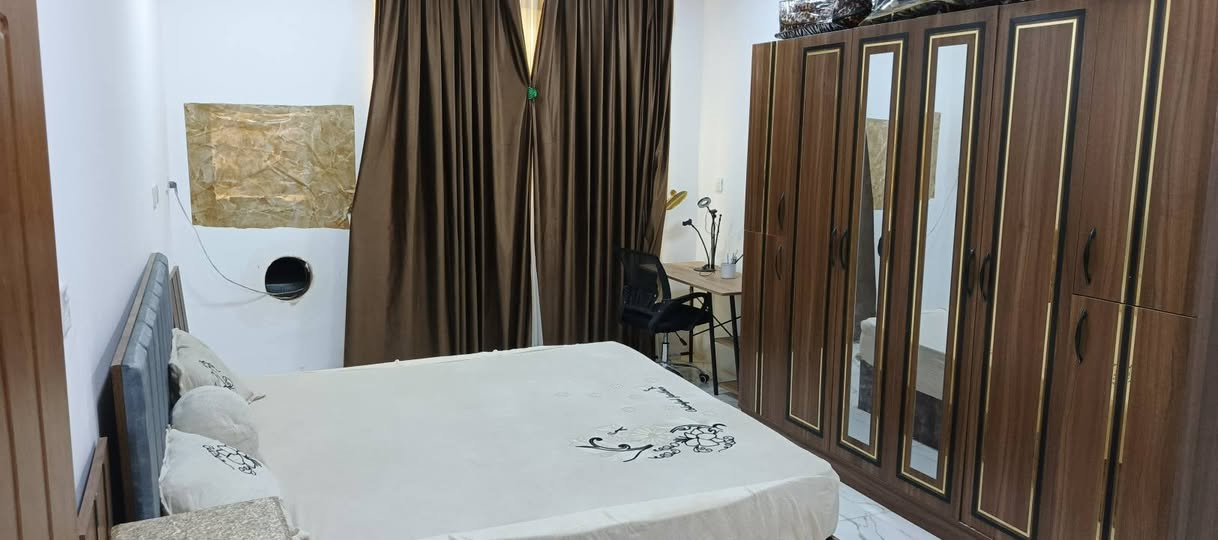 غرفه للبيع تركيه اصليه من 6قطع  مع دوشك طبي  درجه اولى غرفه جديده ***********
