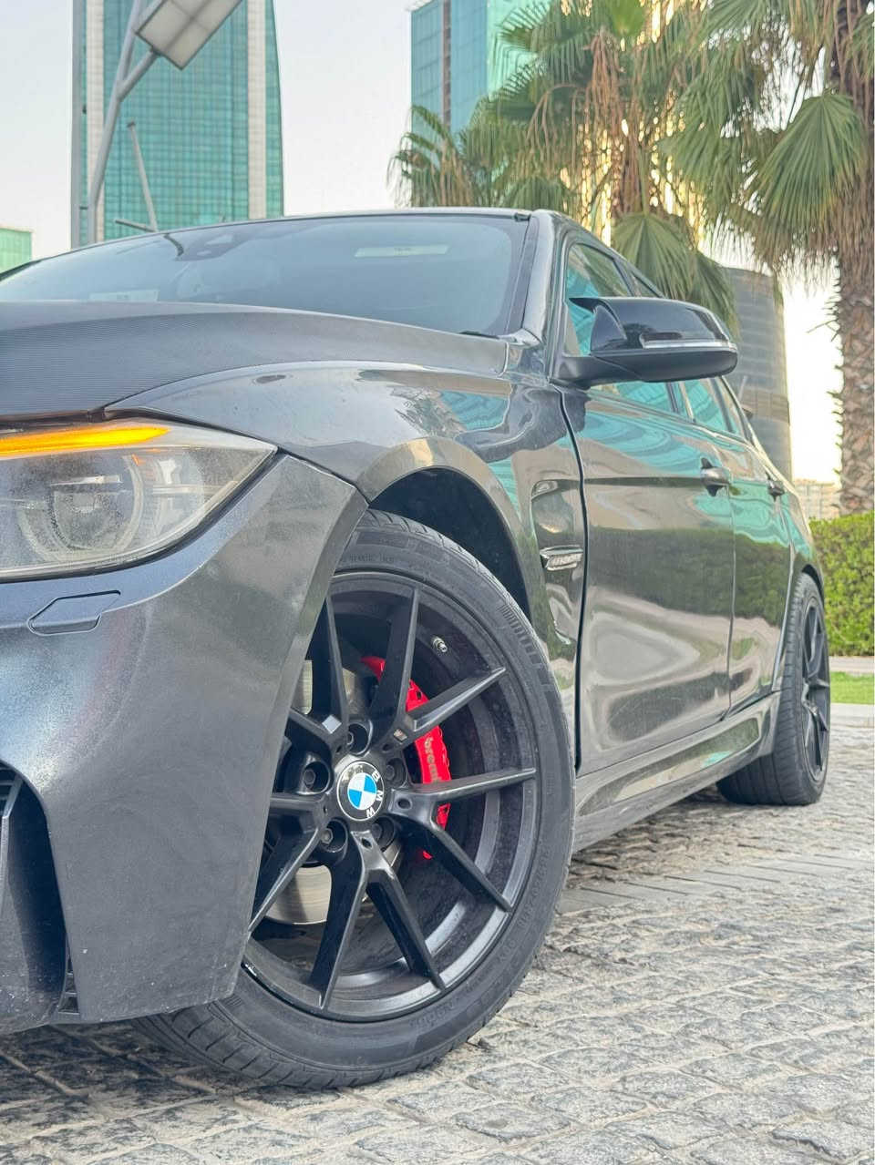 سلام علیکم
BMW 330XI
عام سبغ 
لێدران پێشی لای سایەقی هەیەتی
فول مواسفات
شریکە عروش 
فول دەسکاری و جوانکاری کراوە سیارەکە
گێڕ مەکیمە تەبرید تەقە ڕەقە بەشەرت
٢٤ گەڵا غرامەی لەسەرە
سعر ١٣٠ دوای مەعمەلە ٢٤ گەڵای غرامە بگێڕەوە

***********

سلام عليكم
BMW330xi
صبغ عام
فول موصفات
شريكة عروش
السيارة كلها ابشرط كير محرك تبريد كلها ابشرط
عليها غرامة٢٤ ورقة 
السعر ١٣٠ و بعد معاملة ارجعلك فلرس الغرامة

*********** أربيل, العراق
