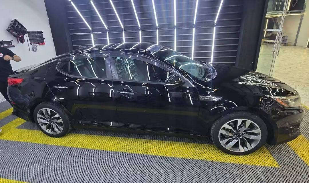 للبيع اوبتيما SX (Vip) فول مواصفات
السعر 118 وبيها مجال 
صور ضررها بالمنشور مع رقم الشاصي 
و السونار مرفق أيضاً 
موديل 2015 
محرك 2.0T 
ماشية 109 الف ميل 
بانوراما طكتين
رادارات جانبية وخلفية
حساسات خلفية
كاميرا خلفية
مري شفط اشاير بالمري 
ترحيب عند الاقتراب
لد امامي بگلايت لد 
لايت عدسات 
كشنات جلد 
تدفئة و تبريد بالكشنات الأمامية 
تدفئة كشنات خلفي 
كشنات كهرباء خزن ميموري 
ستيرن D
شاشة وتبريد بيانو 
بصمتين
كروز سرعة
عليها ادامة نانو سيراميك 
وبعد بيها مواصفات بالعافية على الي ياخذها
اذا ما عجبك شي صل على سيدنا محمد و اعبر المنشور.
رقم الهاتف ***********
