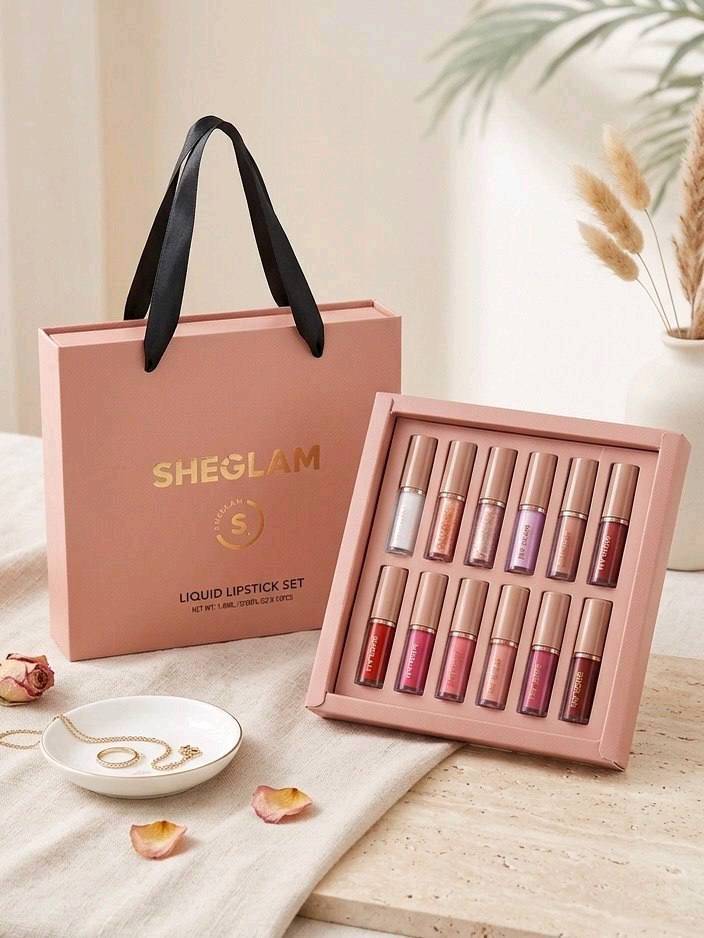 ✨ سيت حمر SHIGLAM الفخم ✨
إذا تدورين الأناقة بكل لوك… هذا السيت معمول إلج
💄 يحتوي على:
▪️ ١٢ قطعة كاملة 😍
▪️ حمر مات: لون ثابت وناعم وما ينشف الشفايف 💕
▪️ حمر كلوس: لمعة حلوة تعطي امتلاء وجاذبية