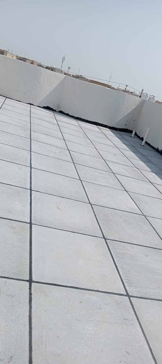 #فلوسك_عندك_لمن_يكمل_سطحك 💸
***********
تم إنجاز السطح حسب المواد المطلوبة:
🛠 زفت + فلانكوت + نايلون + اشتايكر السماوة
✂ كص كوسره
✅ شرط الفحص بالماء + استلام من قبل #مهندس_كرسته
🔧 صيانة الماستك والأسطح القديمة متوفرة

📍 متواجدين: الناصرية – أقضية ونواحي
***********
