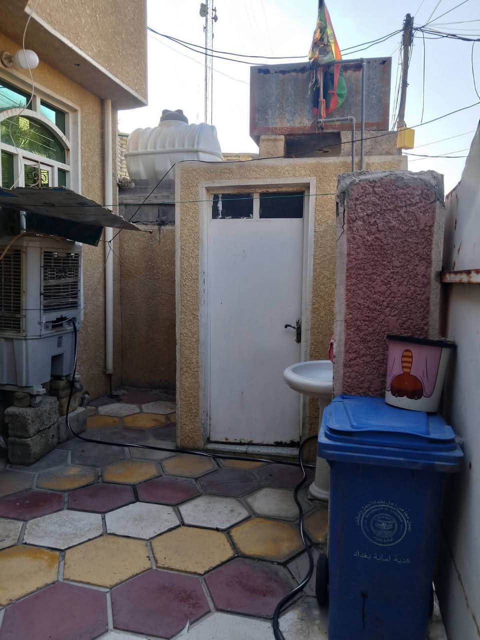 السلام عليكم بيت مساحة 125واجه 7نزال 18بيت نظيف ومرتب زراعي بيت ضيفان الاستفسار ع الرقم ***********

