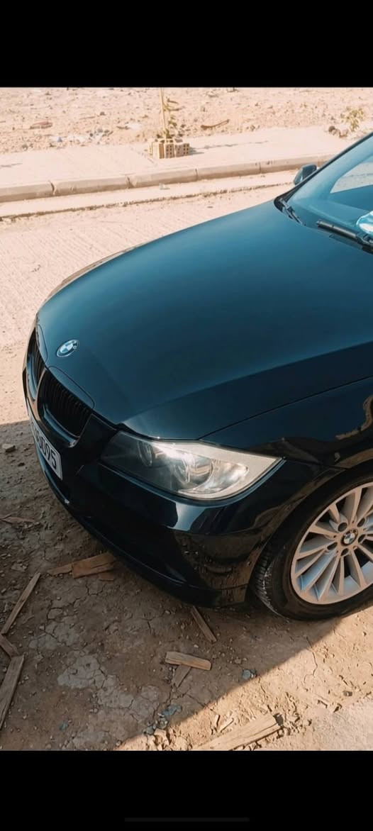 BMW E90 328i
✓ الموديل 2009
✓ حجم المحرك 2800 
✓ المواصفات فووول بصمة وفتحة سقف وتحكمات الخ. 
✓ كير ومحرك مكفولات السيارة ماشية 150 الف كيلو. 
✓ تبريد تدفئة شغال تدفئة كشنات . 
✓ الضرر / الجاملغ الايمن بارد خفيف تقريباً اصبعين فقط . 
✓ الرقم بغداد 30095
✓ السيارة بأسمي سنويتها لغاية 2030
✓ هزة جديدة رقم انكليزي
✓ تحويل ثاني يوم . 
✓ مكان السيارة واسط ، الصويرة
✓ السعر ٨٥ ورقة وبيها مجال. 
✓ ***********
