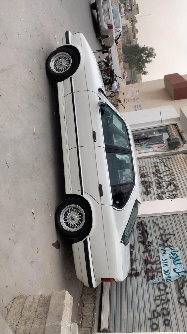 بي ام ٥٢٠ • موديل ١٩٩١ • رقم كركوك