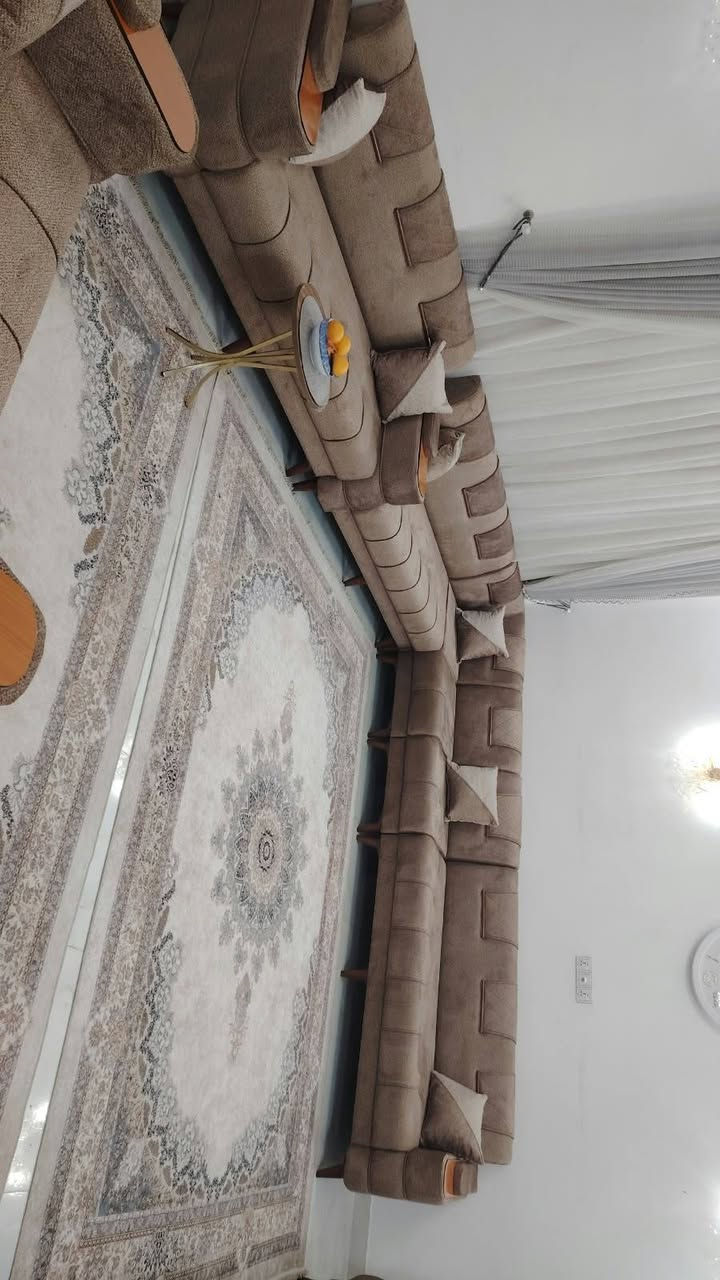 من رخصة مدير الكروب
تخم ديوان ٢٠ مقعد ١٤ متر تفصال جديد شغلنه معمل
خشب ثقيل بلوك اسود كله خالي من ال ان دي اف سمك ١٦ ملم سفنج مضغوط مميز أول مع طبقه دللوب طبي قماش كتان ناعم تركي ضمان حقيقي ٥ سنوات لون قهوائي مطعم بيجي أوف وايت اتصال *********** متوفر واتساب
