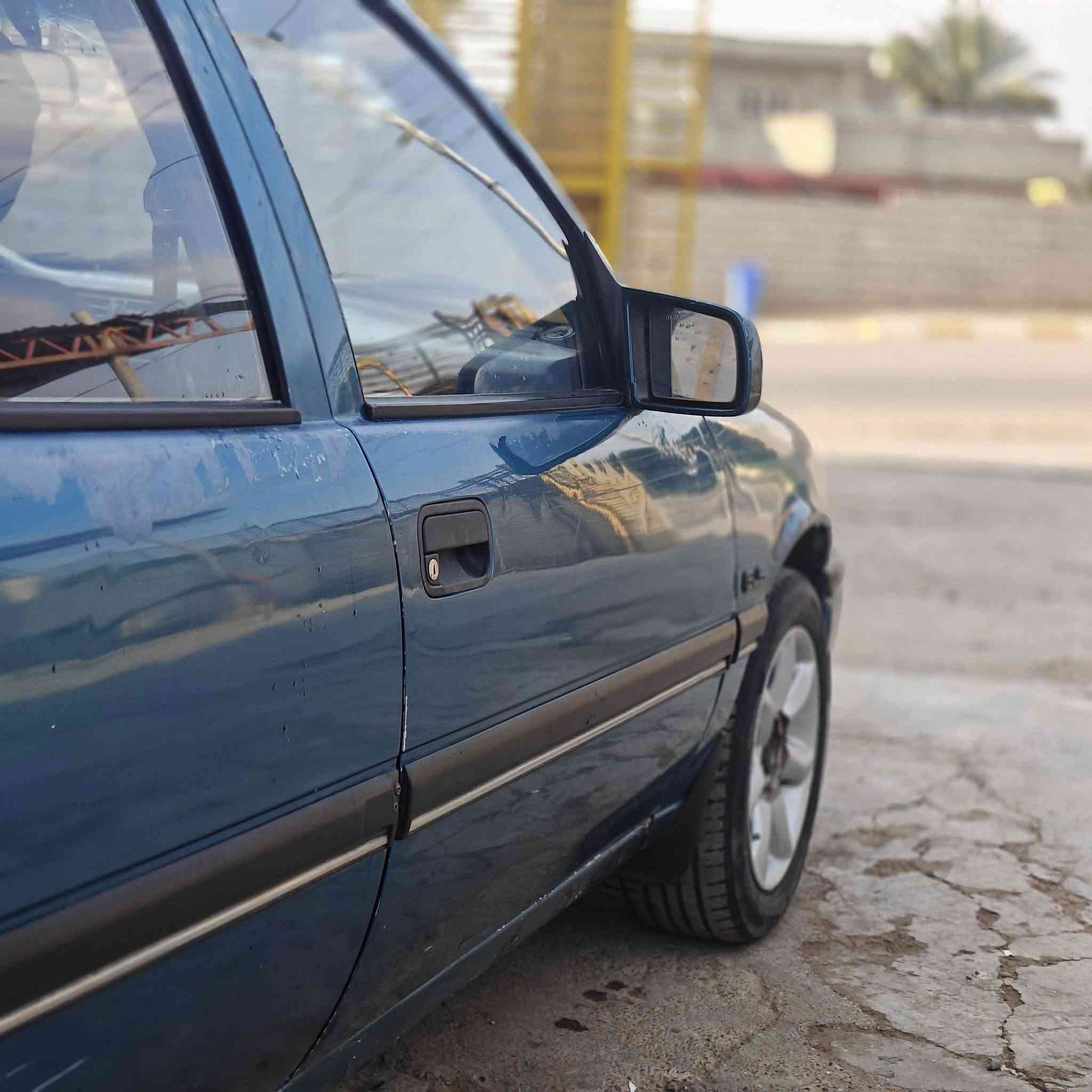 Opel Vectra 1993. اوبل فكترا 
//رجا اقرا النشور بعدها خابر ولاتسالني ع شي هوه مكتوب كدامك //
 رقم اصولي سنويا عاج منتهي سنه 2022شرط التحويل 
               بيه بطاقه بانزين 
حجم المحرك 2.0 
1محرك مثل الساعه لاصرف ولاتبخير 
2معمر الباور شغال بالشرط
3معمر صدر 
4شديت منظومة بريك ABS +دسكات +فلنجات 
5باتري جديد 
6بلكات جدد الاصلي+واير توصيل البلك هم جدد 
7نوزلات طخم كامل مال سوناتا المرغوب 
8ارفلو معير حتا ماتصرف بانزين صرف مابيها 
ا9لدشبول شغال 
10لايتات طخم كامل البلادي كلو جديد 
12دوشمه جديد 
السياره متعوب عليه وما تصرف عليه شي بس دير سلف 
السعر  علق ب تم أو شي يعجبك يوصلك ع خاص أو اتصال ع رقم   ***********   بي واتساب    وكل الهلا 
عنوان السياره ناحيه الزاب
