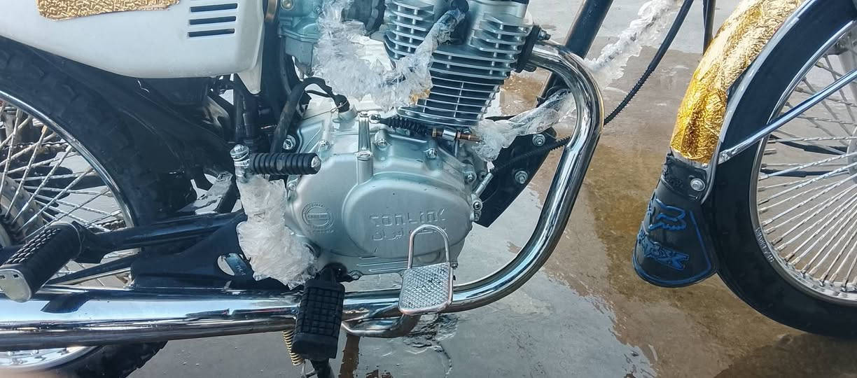 للبيع ماطور موديل 22 اي عيب ما ابي لوك اللي يريد يجيني خاص او يخابرني على الرقم ***********
