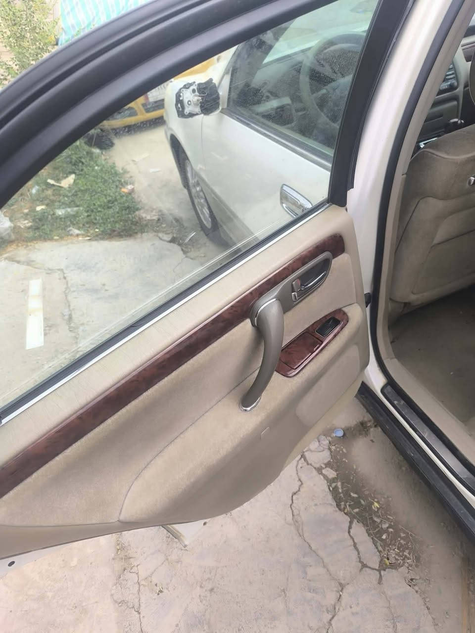 سياره ملكه ادوات متومه على شاصي طبق اصل كصه جنطه محرك ديفور جبير سياره جاهزه اي نقص ما بيه السعر 27 وبيه مجال رقم الهاتف ***********
