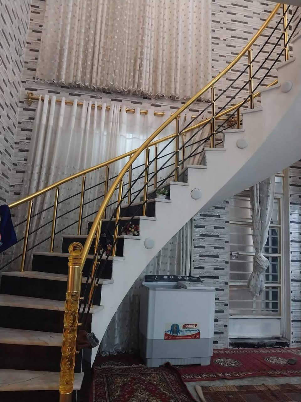 بيت للبيع حي الرسالة شارع عشرين طابو صرف بناء حديث درجه أوله يحتوي على محلات  الاستفسار ***********
