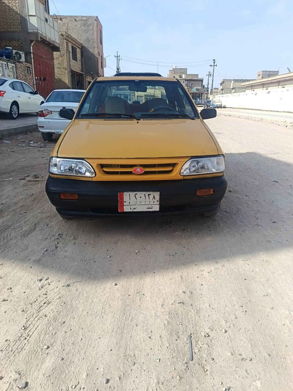 سلام عليكم سيارة سايبة موديل 12 كير ومحرك كفاله حدادية جديده تخم تاير كهربائيات كله شغاله سعر 22 ورقة مكاني نجف شارع المطار راعيها موجود يمي رقم الموبايل ***********
