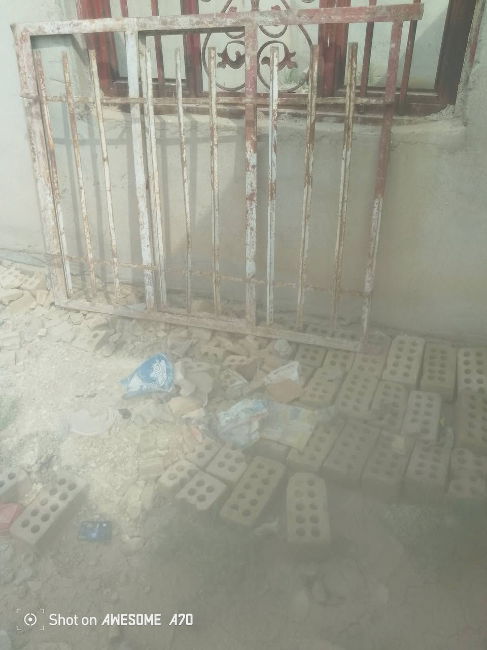 شبابيك • ٣ قطع • للبيع