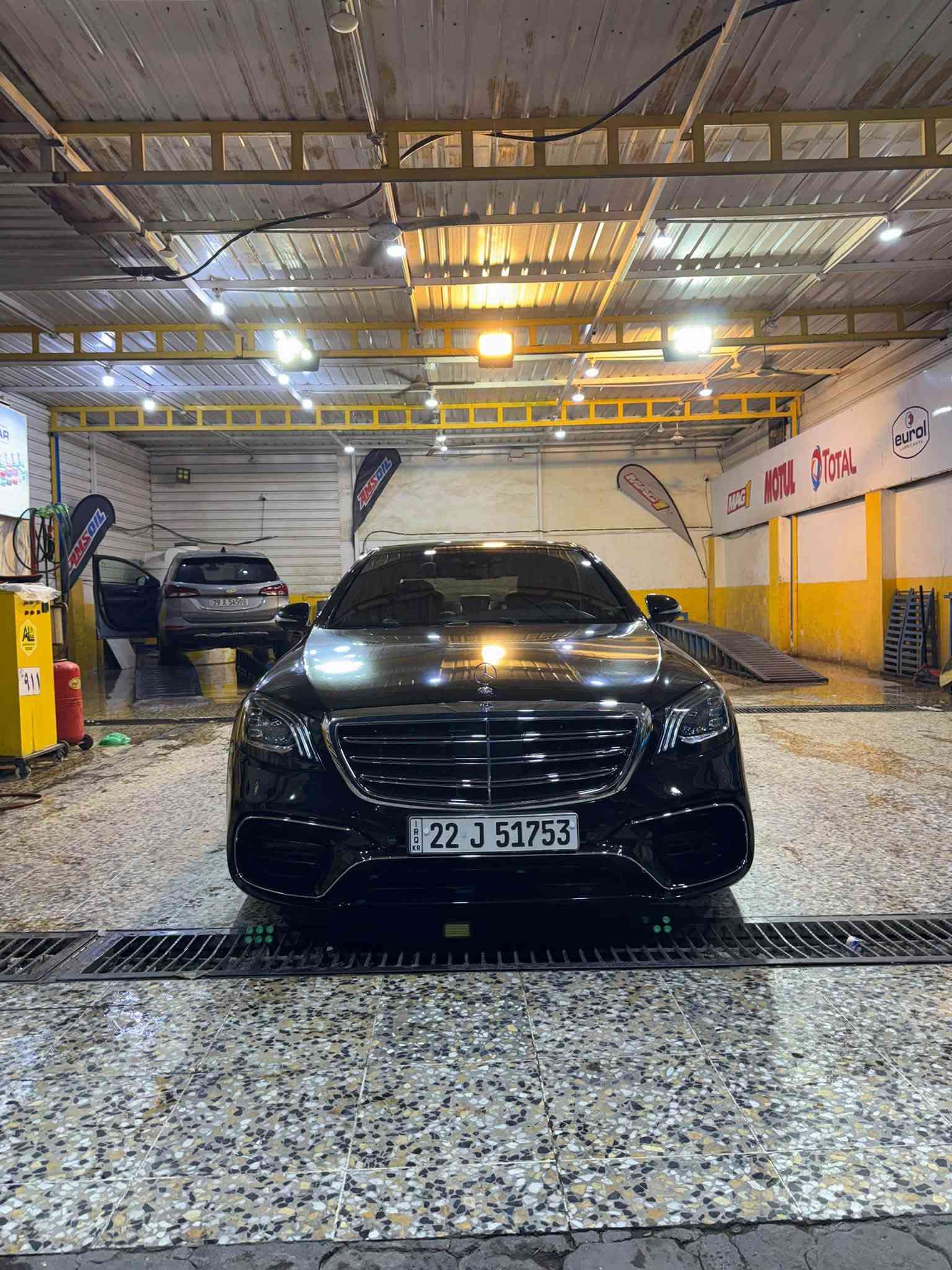 للبيع او مراوس 
السلام عليكم اخوان مارسيدس s350 ديزل محرك 6 سلندر موديل 2015 باب طويل وارد الماني 6 فصوص فوووول الفول 
رادار امامي وجانبي
بانوراما
داتاشو 
كامرات 360
قياده اليه 
مساج كشنات 
اوتوبارك 
5 بردات 
شاشات خلفيه 
كشنات تدفئه تبريد 
تحويل ثاني يوم السيارت جاهزه وبدون اي نقص السعر 26000 الف وبيها مجال للاستفسار الاتصال ع ***********
