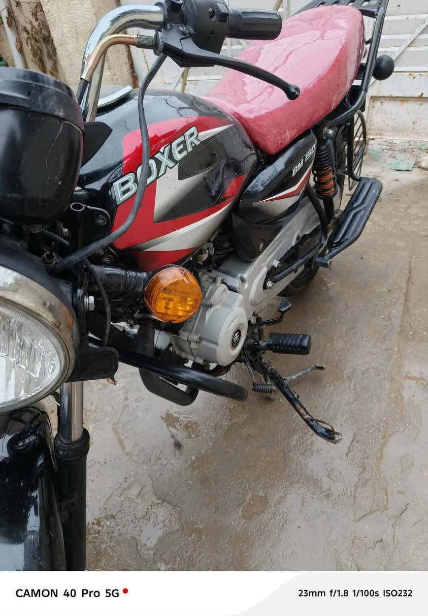 بوكسر موديل 23 اوراق اصولي دراجه جديده مامتعوبه نكره سلف مكلف ب النشر شراي اتصل على صاحب الدراجه *********** او راسلني سعرها 850 وبي مجال بسيط فدوه المايعرف اسعارهن لا ينطي سعر بكيفه ...وتحياتي
